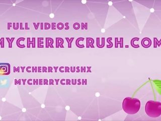 Flirty pepu kiusasid sisse püksikud ja masturbeerimine koos mänguasjad - cherrycrush